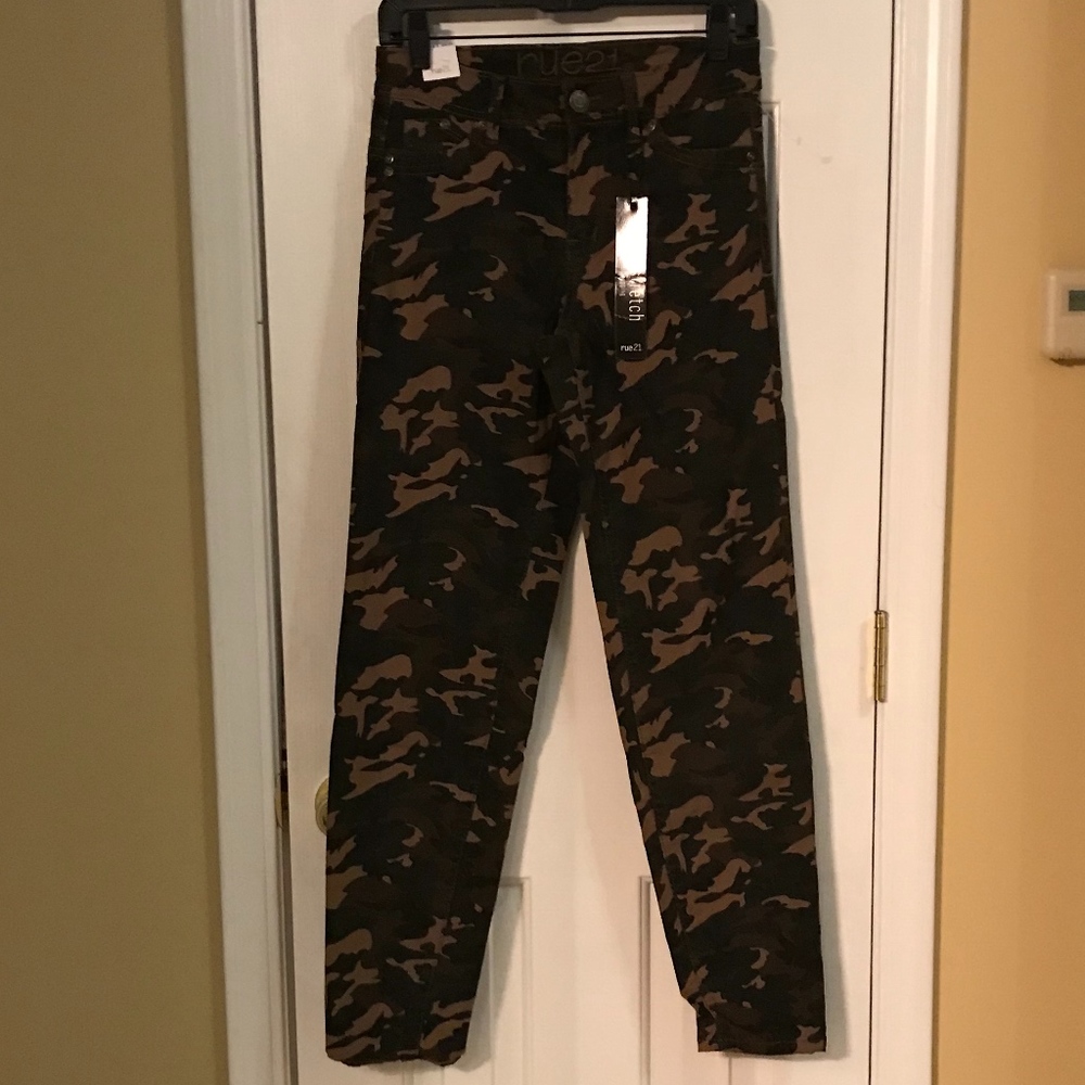 CLOSET BLOW OUT SALE... EVERYTHING MUST GO!!